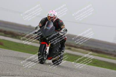 media/Nov-29-2025-TrackDaz (Sat) [[10ae2d9bce]]/B Group/Session 4 (Wheelie Bump)/